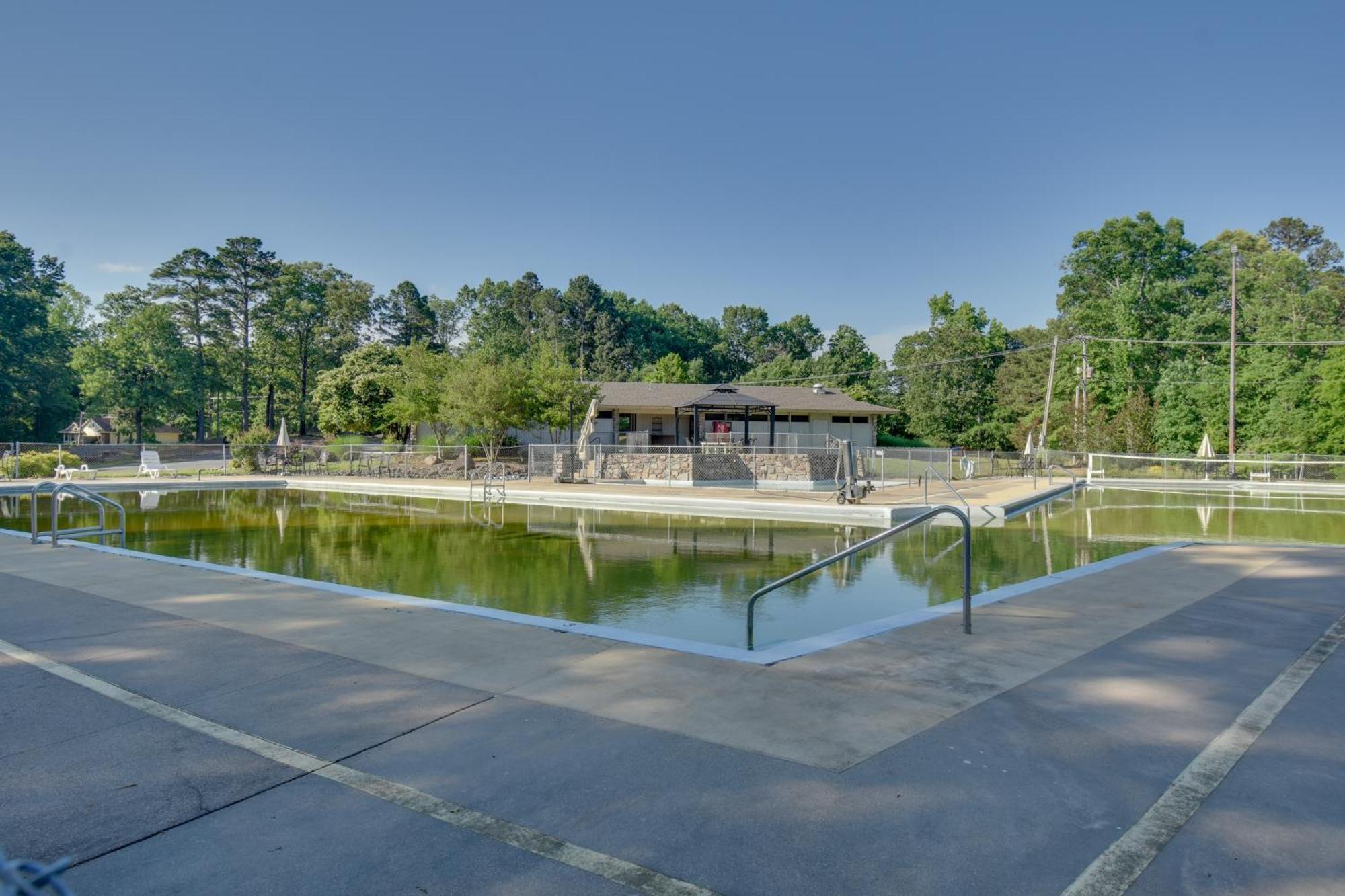 Lakefront Retreat With Deck, Dock And Resort Amenities Hot Springs Exterior photo