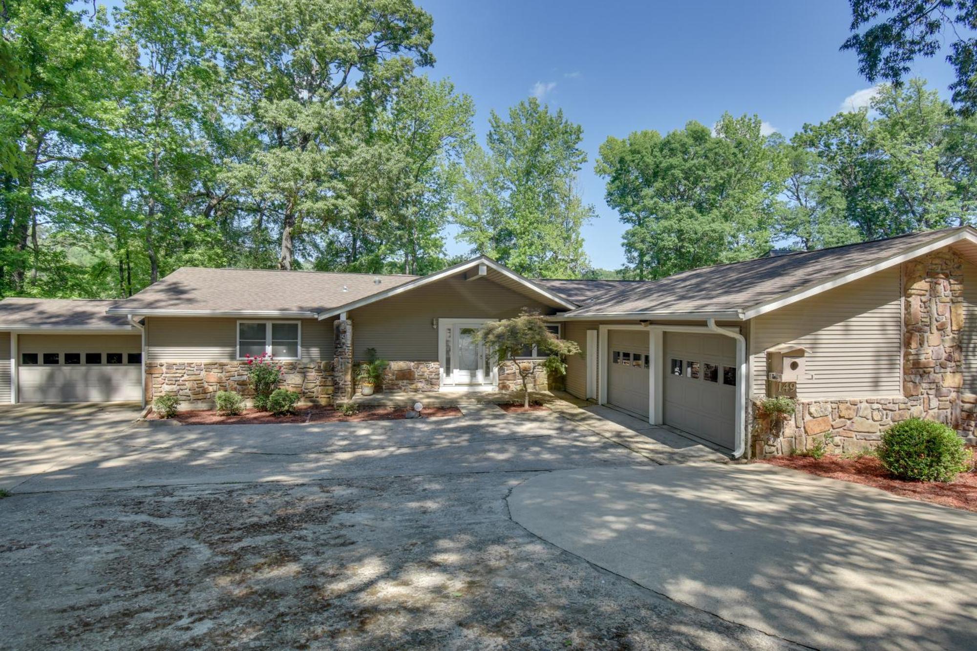 Lakefront Retreat With Deck, Dock And Resort Amenities Hot Springs Exterior photo