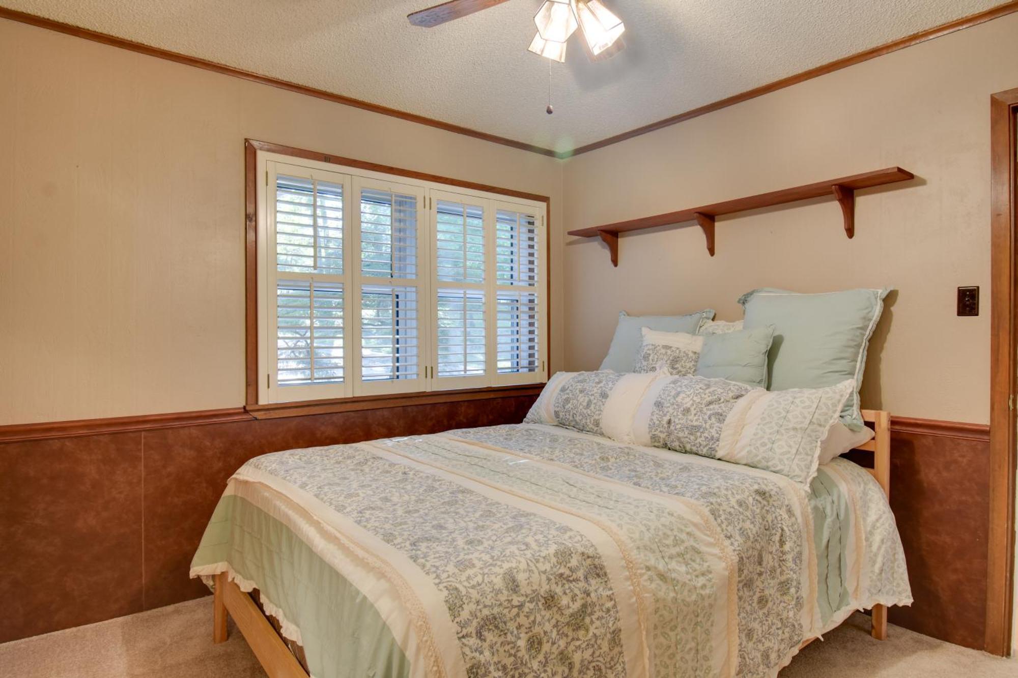 Lakefront Retreat With Deck, Dock And Resort Amenities Hot Springs Exterior photo